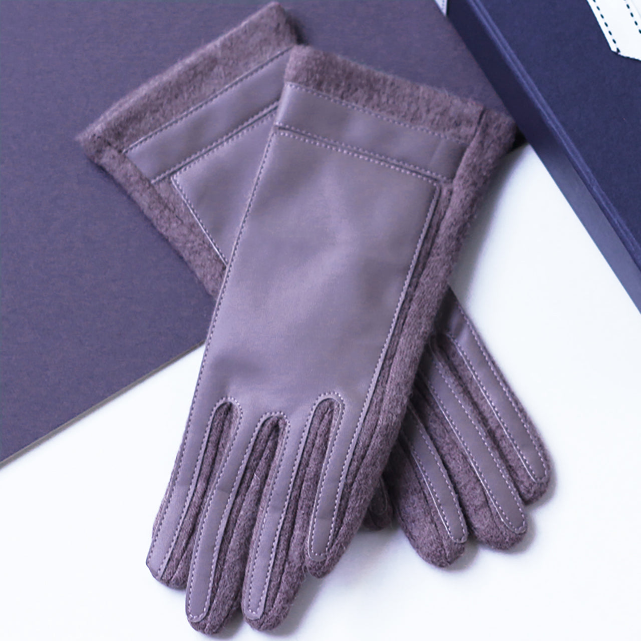 Merino Wool Gloves With Faux Leather Finish