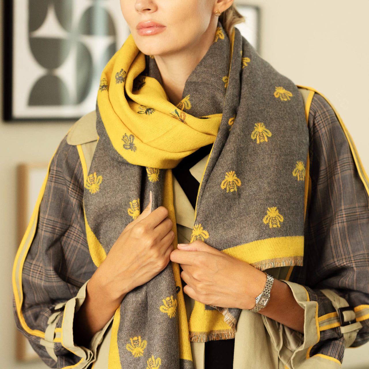 Bee Repeat Pattern Cashmere Blend Woven Jacquard Scarf