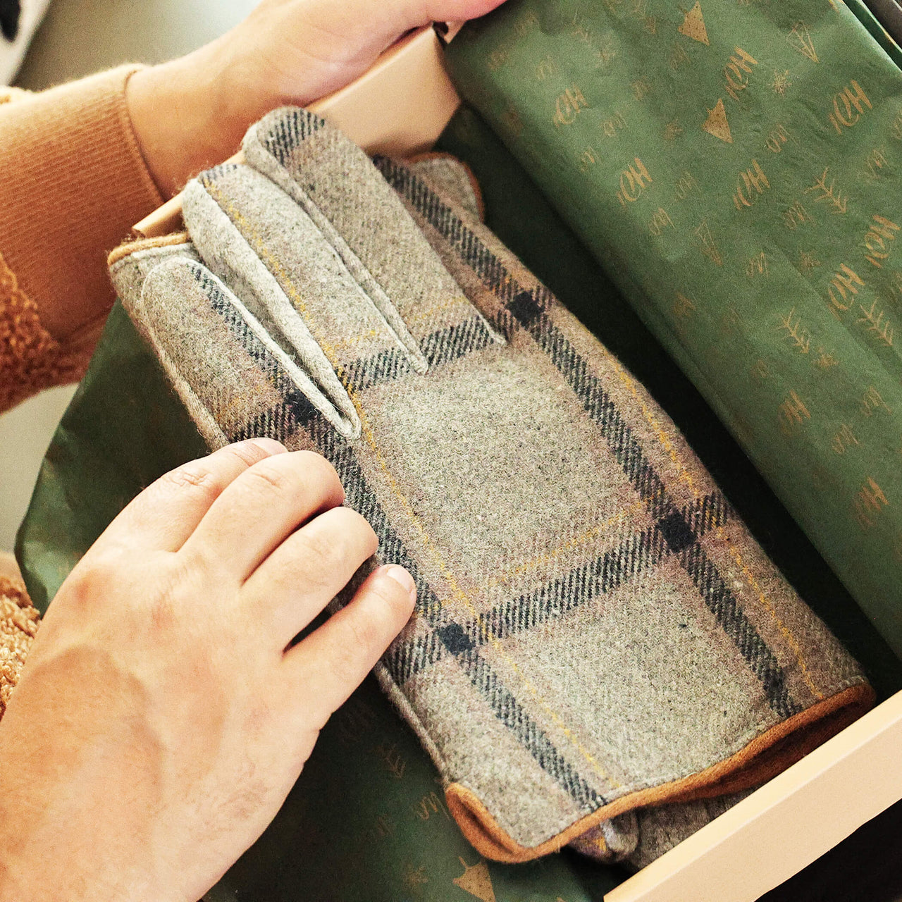 Men's Merino Wool Tartan Stripe Gloves