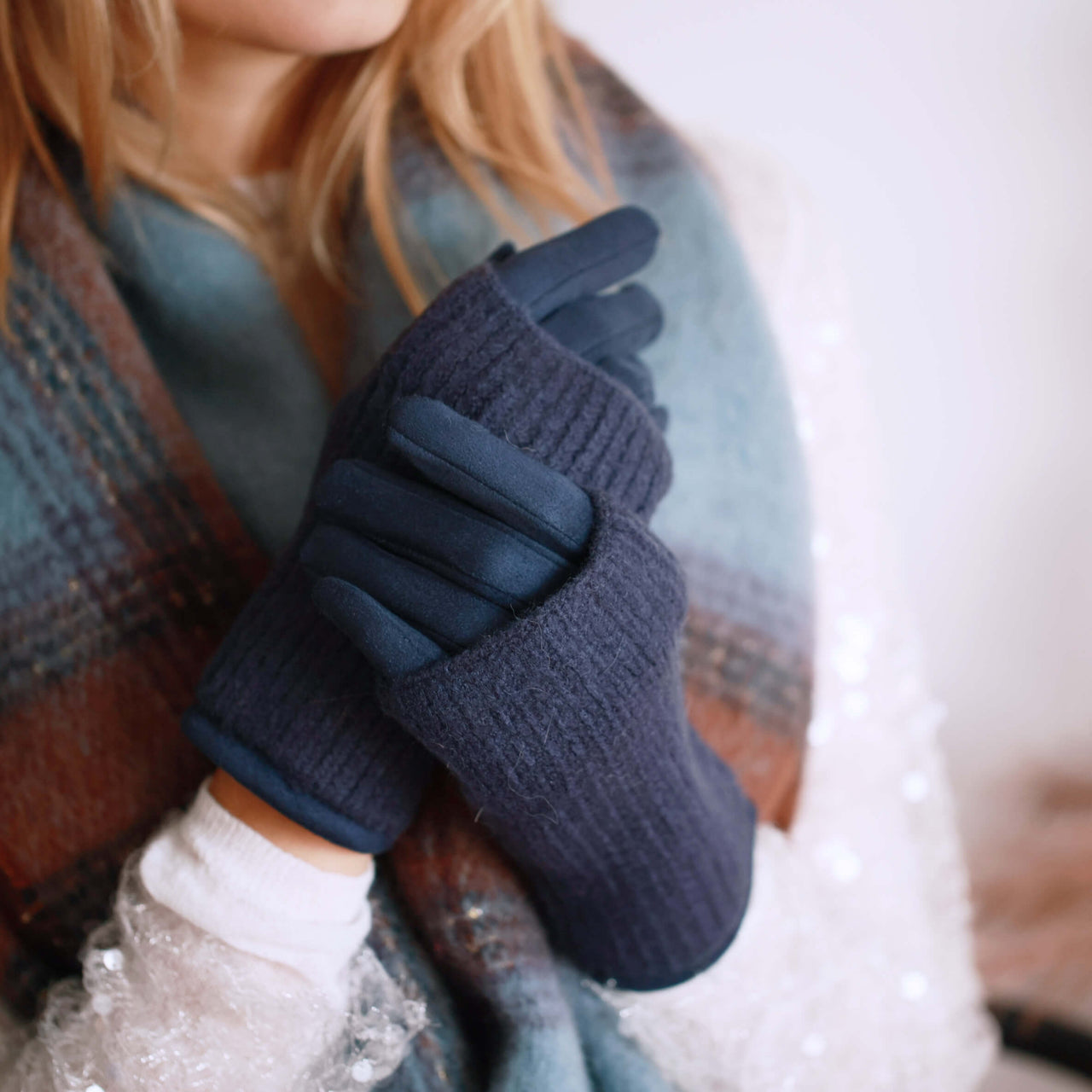 Suede Touch Screen Gloves With Knitted Cuff