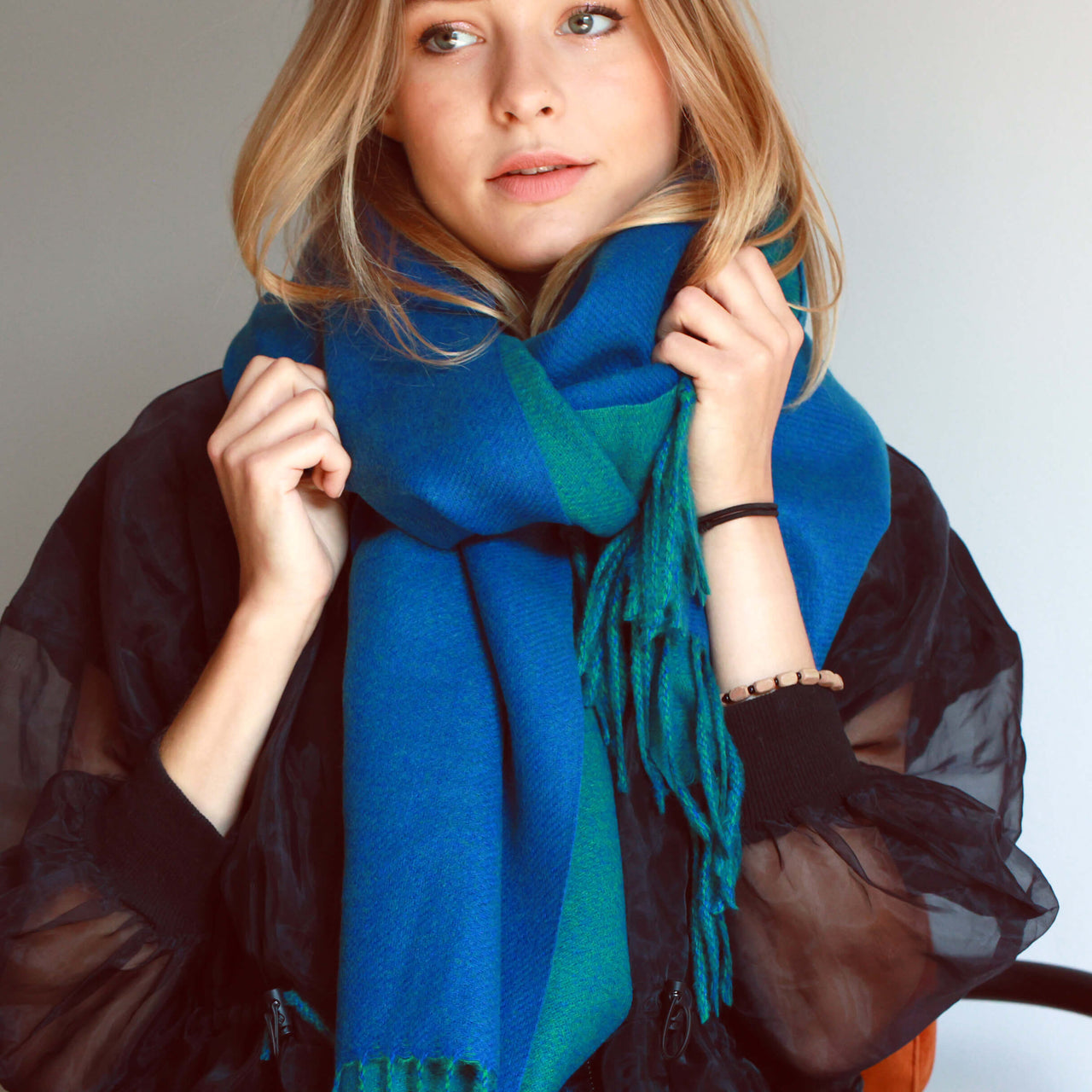 Reversible Colour Contrast Cashmere Blend Scarf