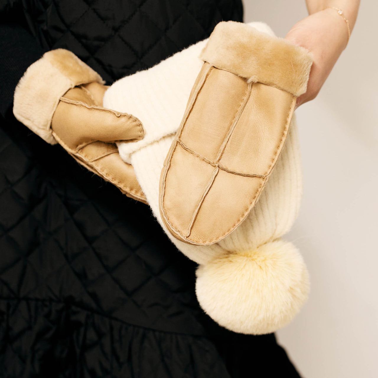 Sheepskin Stitch Detail Ladies Mittens