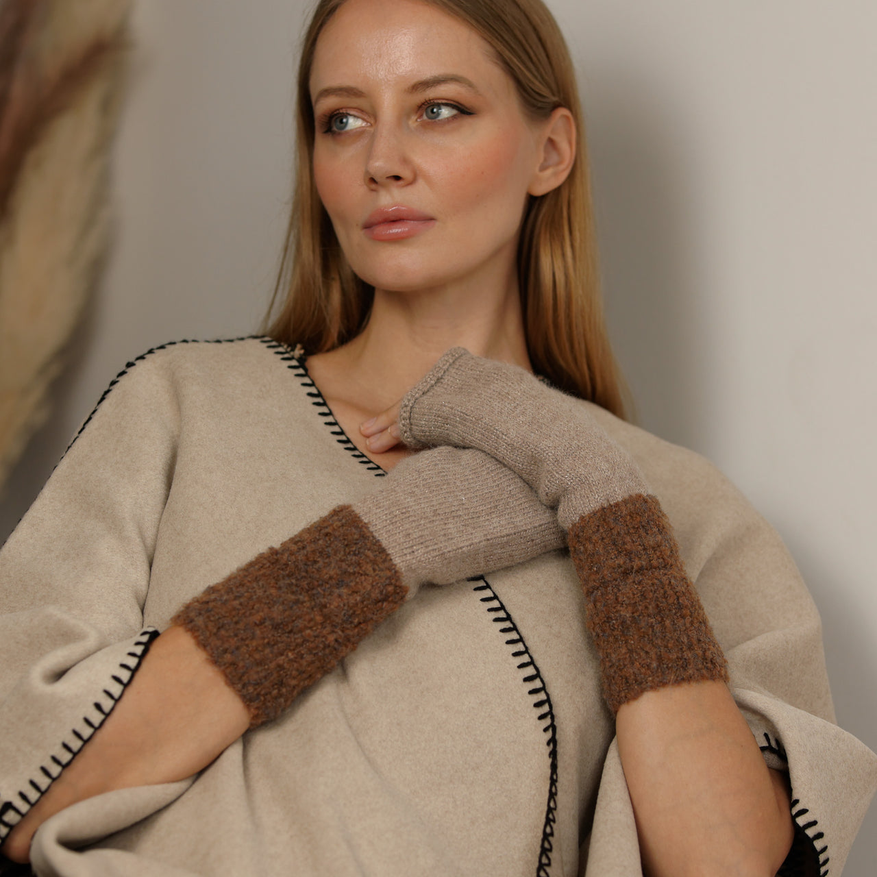 Bouclé Cuff Shimmer Fingerless Gloves