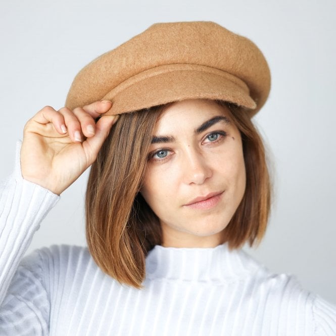 Peaked Beret in Wool Felt